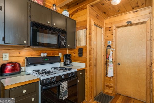 191 Mountain View Road, Ellijay, GA 30540