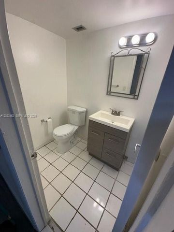 1470 NE 125th Ter 809, North Miami, FL 33161