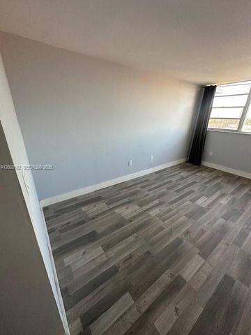 1470 NE 125th Ter 809, North Miami, FL 33161