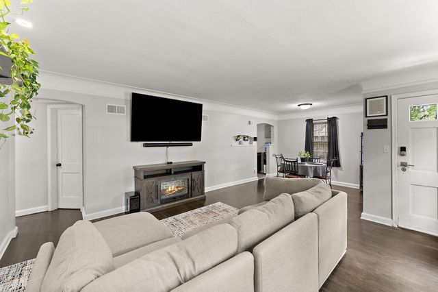 8827 Lincoln Street NE, Blaine, MN 55434
