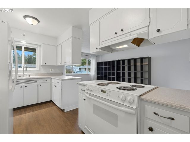 1250 Se 36TH Ave, Hillsboro, OR 97123