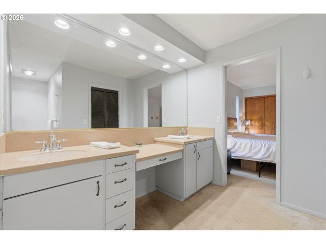 1250 Se 36TH Ave, Hillsboro, OR 97123