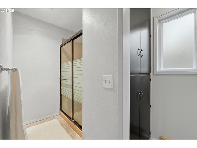 1250 Se 36TH Ave, Hillsboro, OR 97123