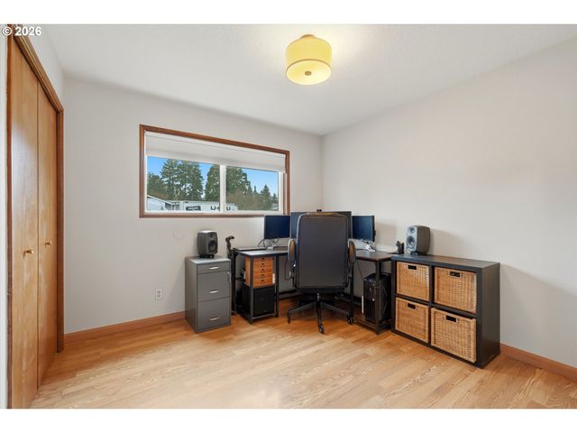 1250 Se 36TH Ave, Hillsboro, OR 97123