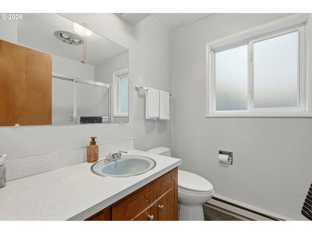 1250 Se 36TH Ave, Hillsboro, OR 97123