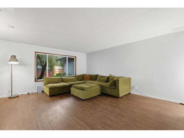 1250 Se 36TH Ave, Hillsboro, OR 97123