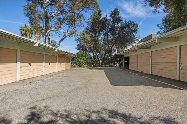 5150 Village Grn, Los Angeles, CA 90016