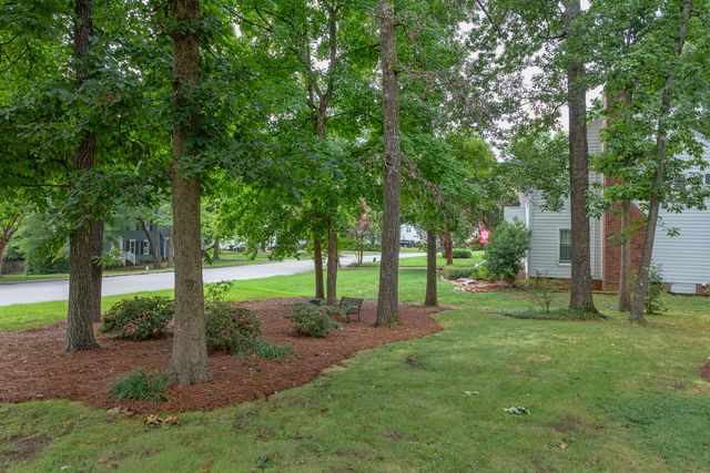 1001 Lantern Light Court, Apex, NC 27502