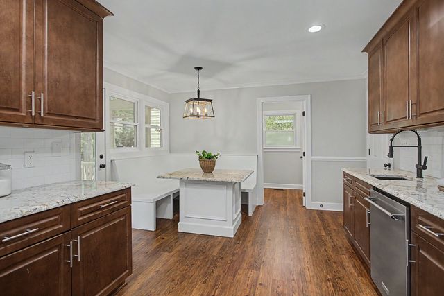 1001 Lantern Light Court, Apex, NC 27502