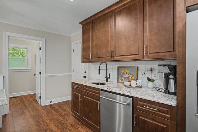 1001 Lantern Light Court, Apex, NC 27502