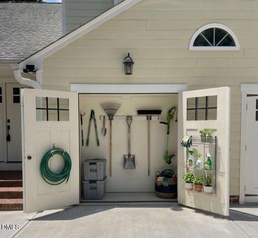 1001 Lantern Light Court, Apex, NC 27502