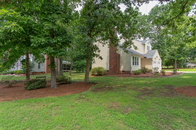 1001 Lantern Light Court, Apex, NC 27502