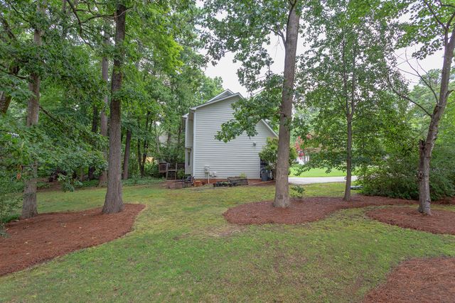 1001 Lantern Light Court, Apex, NC 27502