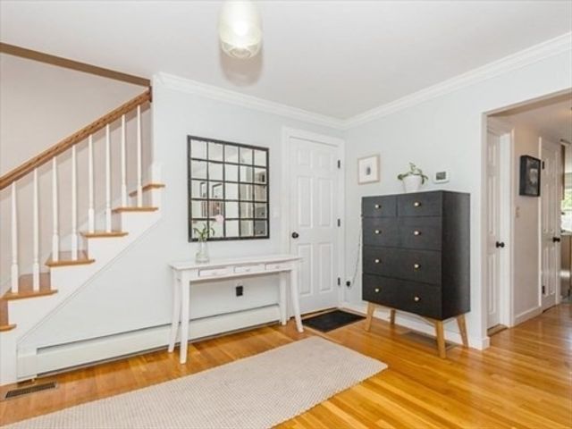 62 Bowdoin Ave 62, Waltham, MA 02451