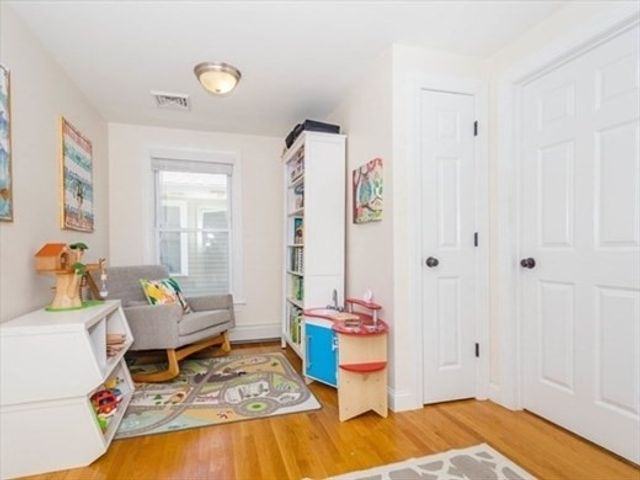 62 Bowdoin Ave 62, Waltham, MA 02451