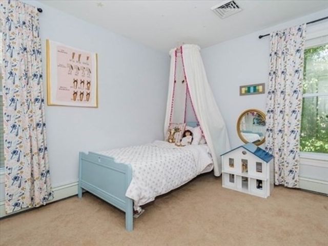 62 Bowdoin Ave 62, Waltham, MA 02451