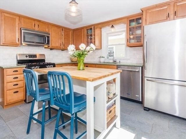 62 Bowdoin Ave 62, Waltham, MA 02451