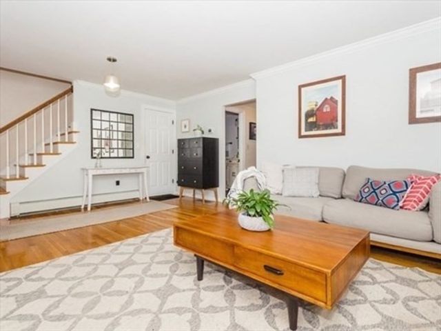 62 Bowdoin Ave 62, Waltham, MA 02451