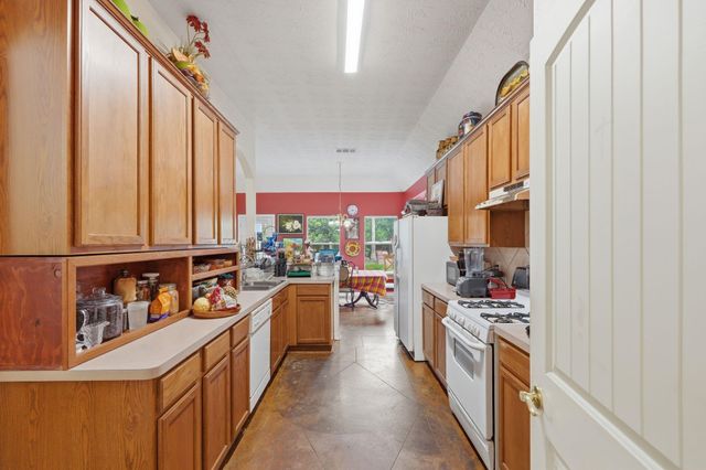 7807 Board Crossing, Conroe, TX 77304