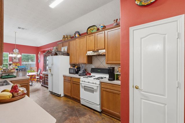 7807 Board Crossing, Conroe, TX 77304