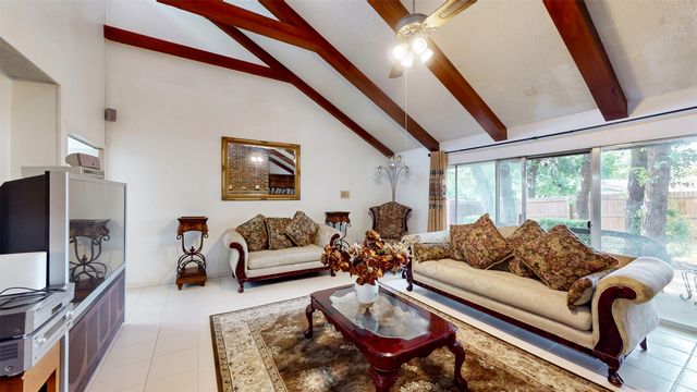 7432 Brentwood Stair Road, Fort Worth, TX 76112