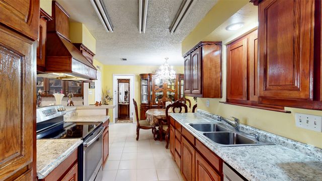 7432 Brentwood Stair Road, Fort Worth, TX 76112