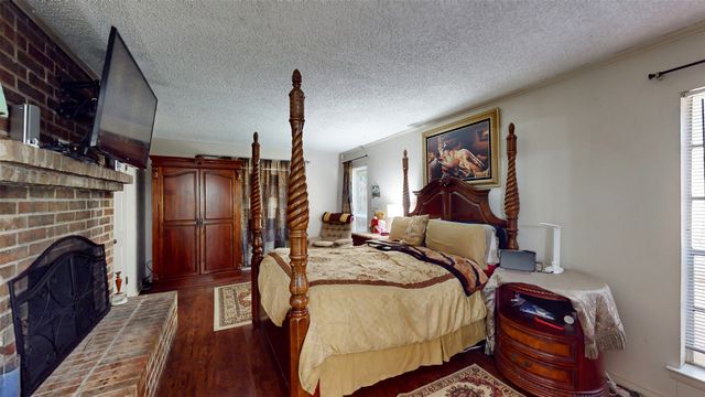 7432 Brentwood Stair Road, Fort Worth, TX 76112