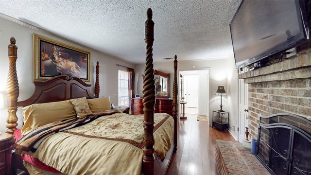 7432 Brentwood Stair Road, Fort Worth, TX 76112