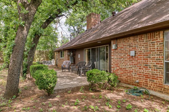 7432 Brentwood Stair Road, Fort Worth, TX 76112
