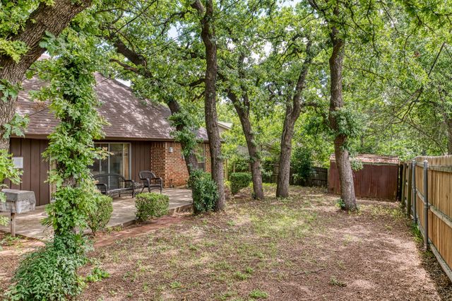 7432 Brentwood Stair Road, Fort Worth, TX 76112