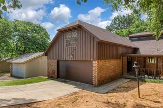 7432 Brentwood Stair Road, Fort Worth, TX 76112
