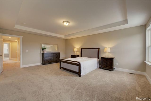 601 Birkdale, Howell, MI 48843