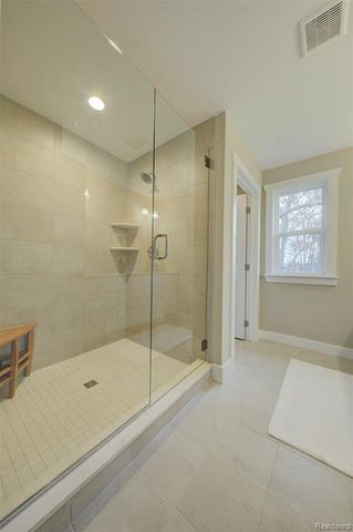 601 Birkdale, Howell, MI 48843