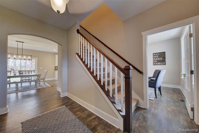 601 Birkdale, Howell, MI 48843