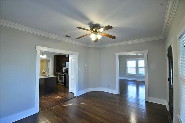 1037 Oxford Street, Houston, TX 77008