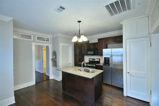 1037 Oxford Street, Houston, TX 77008