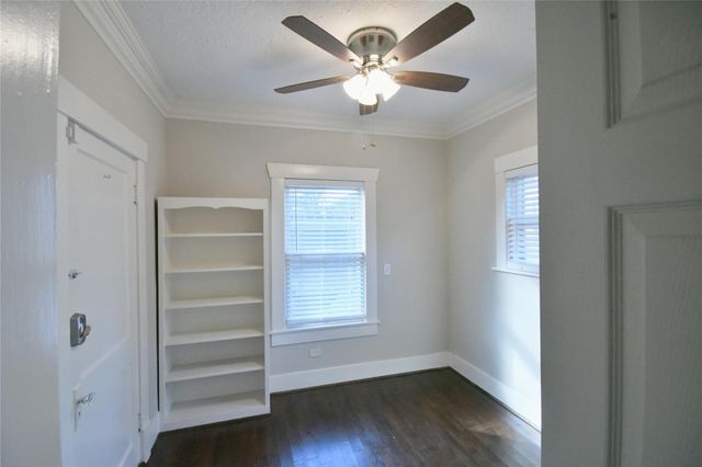 1037 Oxford Street, Houston, TX 77008