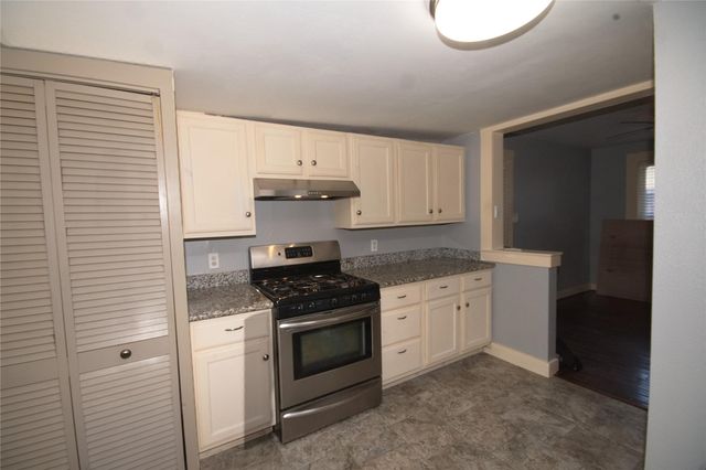 1037 Oxford Street, Houston, TX 77008