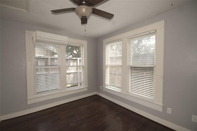 1037 Oxford Street, Houston, TX 77008