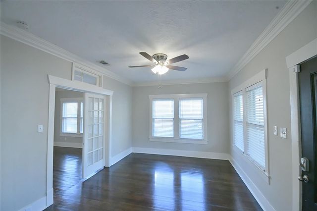 1037 Oxford Street, Houston, TX 77008