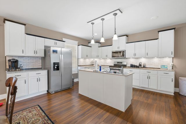 554 E Main St, Jackson, TN 38301