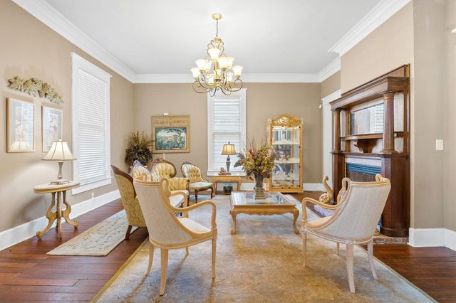 554 E Main St, Jackson, TN 38301