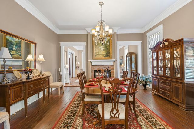 554 E Main St, Jackson, TN 38301