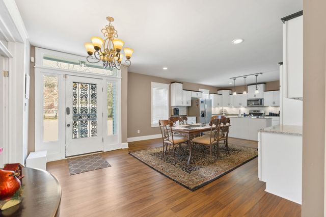 554 E Main St, Jackson, TN 38301