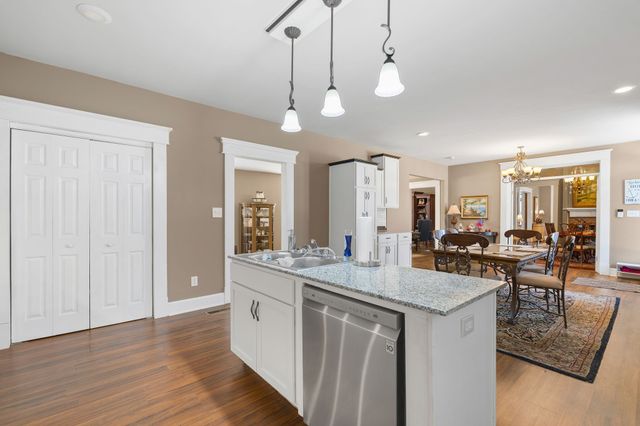 554 E Main St, Jackson, TN 38301