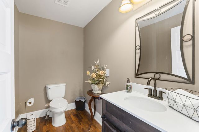 554 E Main St, Jackson, TN 38301