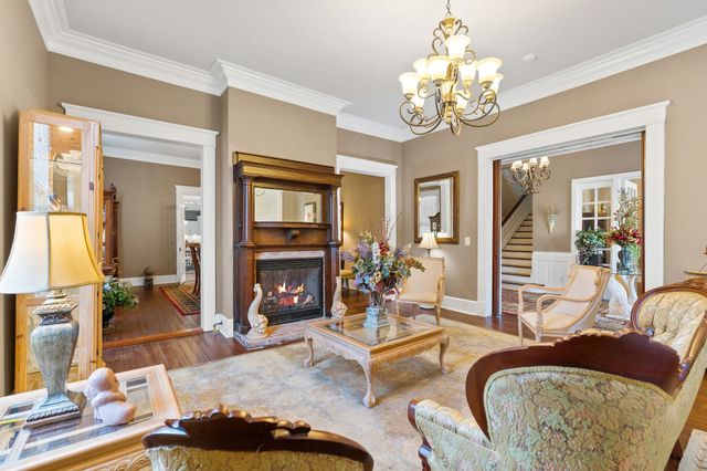 554 E Main St, Jackson, TN 38301