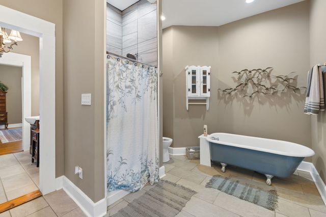 554 E Main St, Jackson, TN 38301