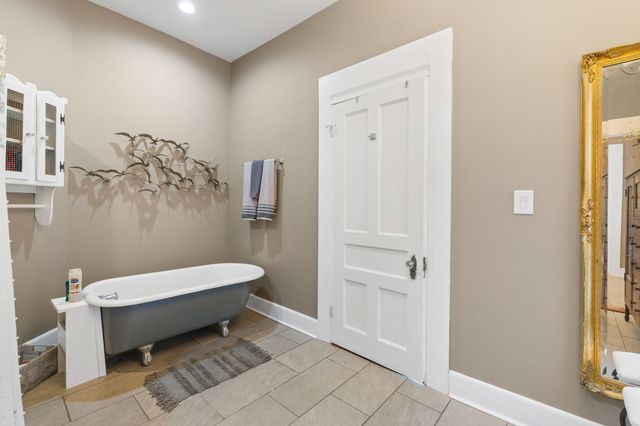 554 E Main St, Jackson, TN 38301