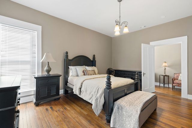 554 E Main St, Jackson, TN 38301